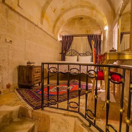 Royal Cave Hotel 3*