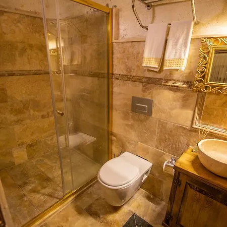 Royal Cave Hotel 3*