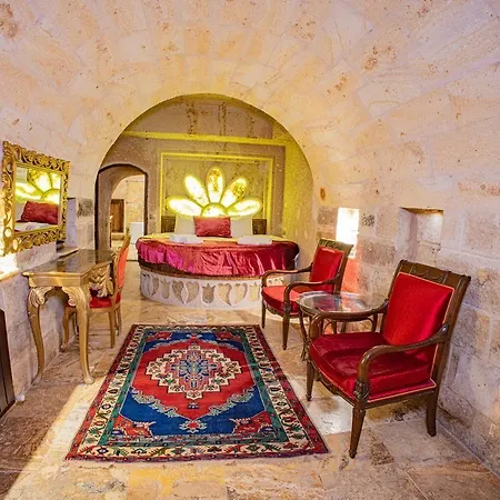 Royal Cave Hotel 3*