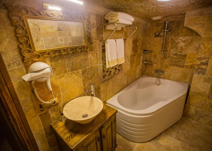 ホテル Royal Cave ウルギュップ