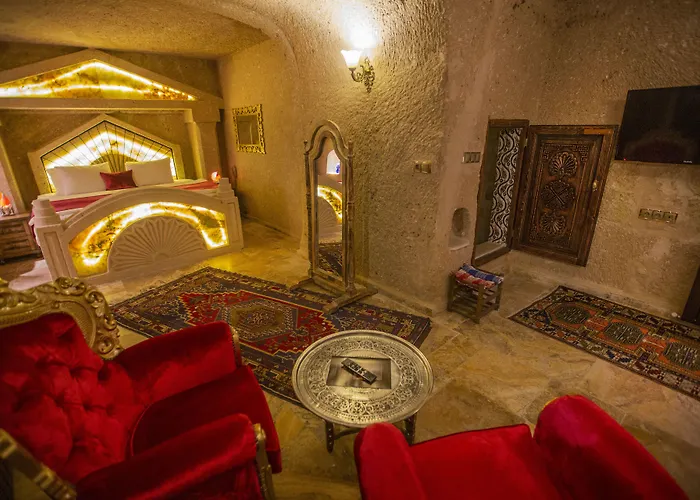 ホテル Royal Cave ウルギュップ