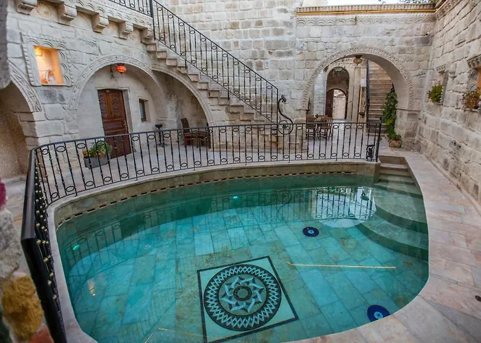 ホテル Royal Cave ウルギュップ